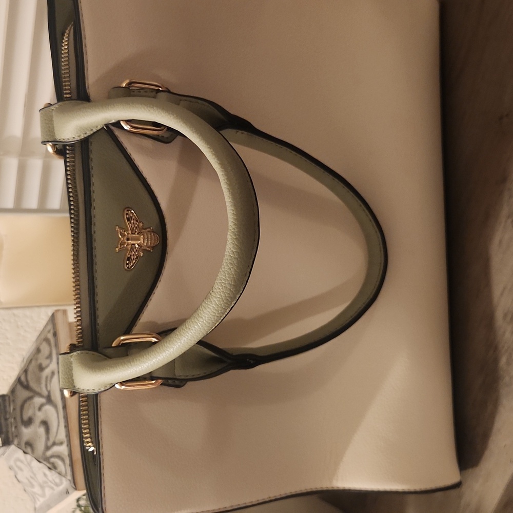 ISA CAPI Sage & Cream Purse - Picture 11 of 11
